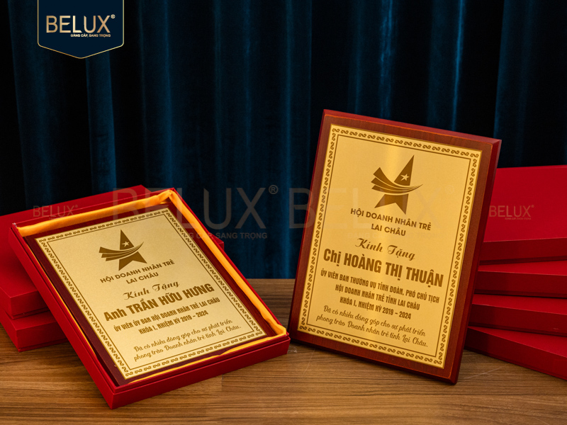 Lô Bảng Vinh Danh bằng đồng 30x23cm thiết kế theo yêu cầu